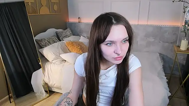 ChloeSunny webcam