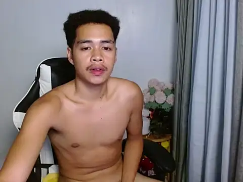 curlyasian_njxx webcam