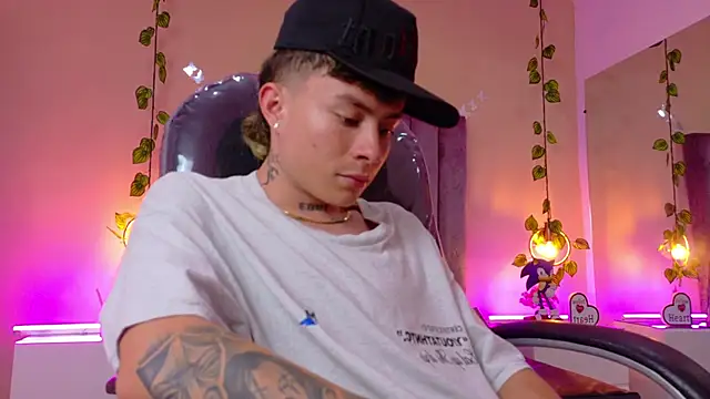 Nascary_Fox webcam
