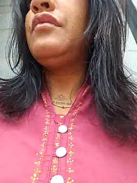 LadyNahir webcam