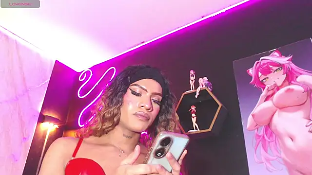 Isis_sexy__