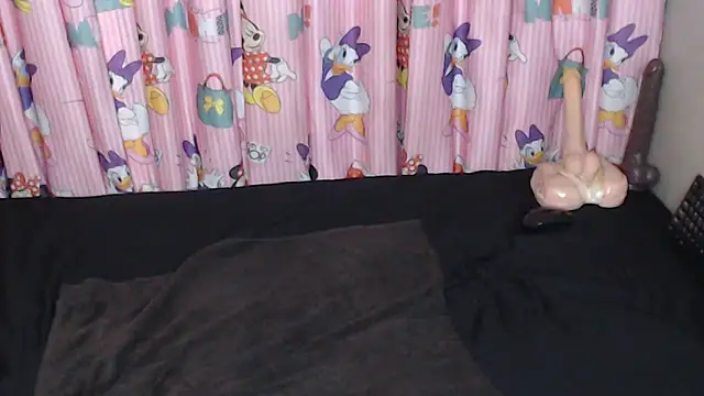 TrishahXo webcam