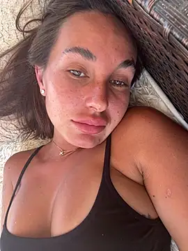 Rosieredxox webcam