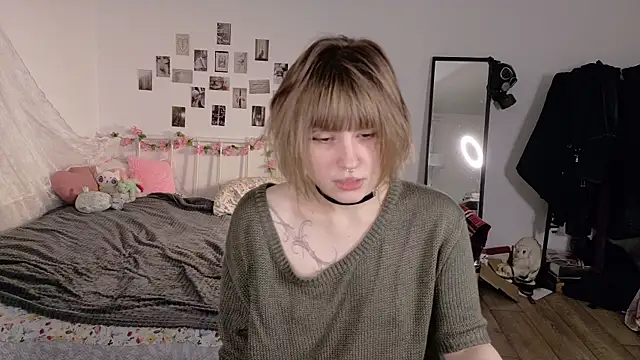 KikiMoor webcam