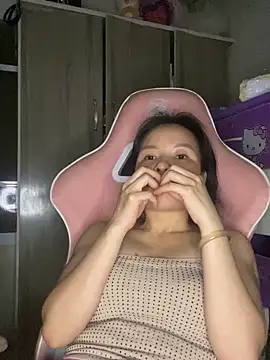 Ivy_Trix2 webcam