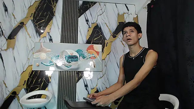TWINKS_BOYSX webcam