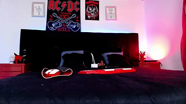 Alisse_Moore webcam