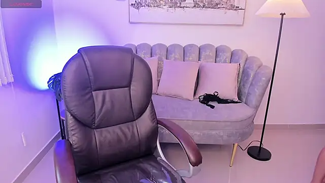 Raven-reyess webcam