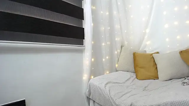 Veronica_Mdls webcam