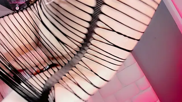 Kisses_Sophia