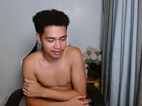 curlyasian_njxx (M twink) - public cum show