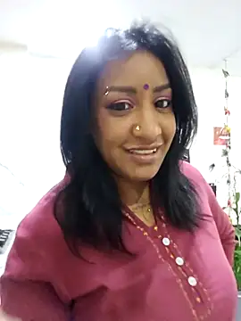 LadyNahir webcam