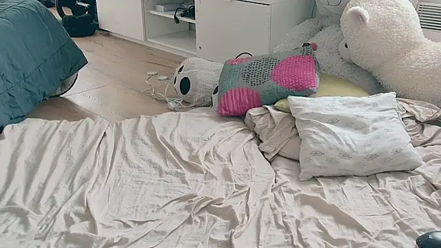 CeriseLapine webcam