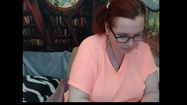 PlayfullMature webcam