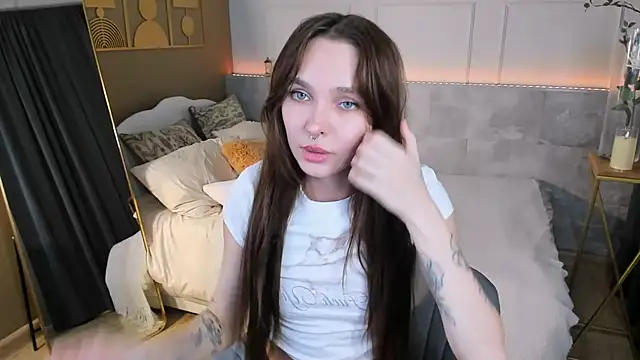ChloeSunny webcam