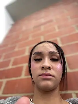 Isabella-Teen live cam