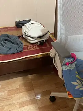 Mina048 webcam