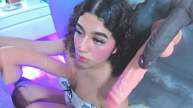 little_valentinaa webcam