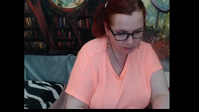 PlayfullMature webcam