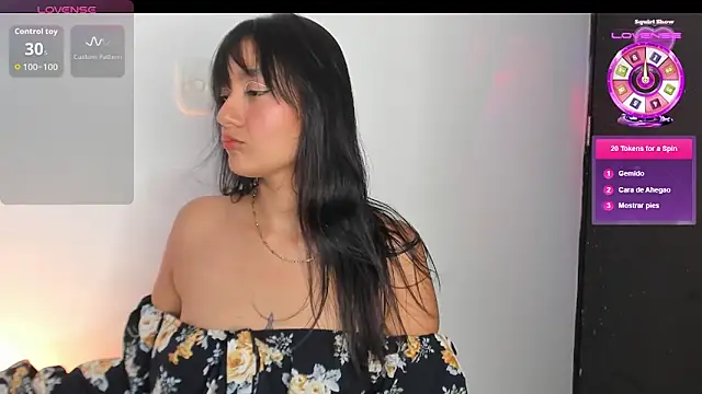 charlottekiss99 webcam