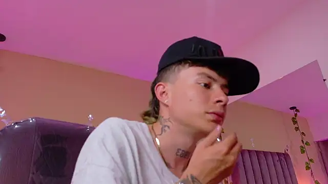 nascary_fox - Nascary_Fox's free webcam - UK Sex Cams
