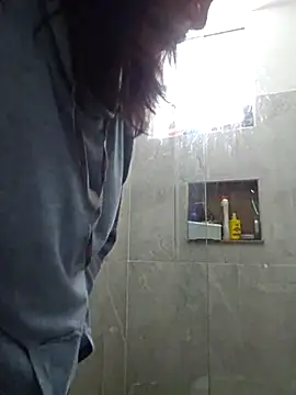 LadyNahir webcam