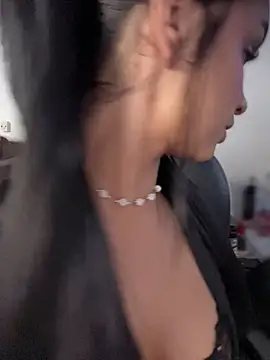 Isabella-Teen live cam