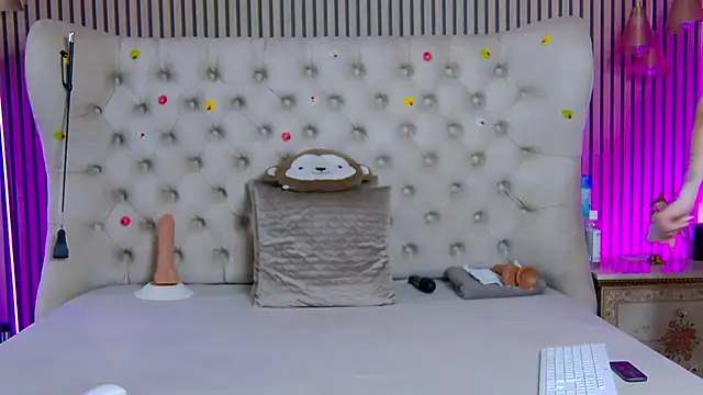 PlayfulShow webcam