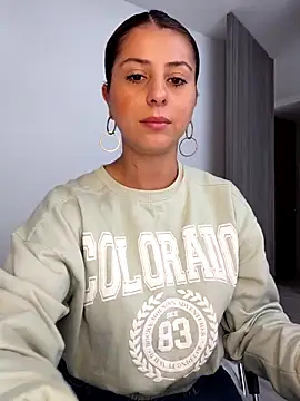 Nahiajhonson_ webcam