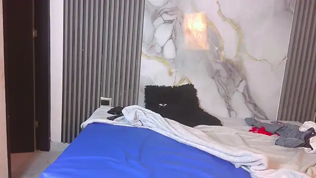 LunandCarlos webcam
