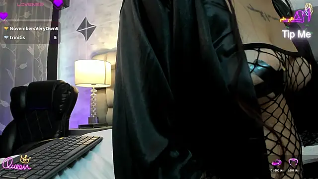CarolineFyre webcam