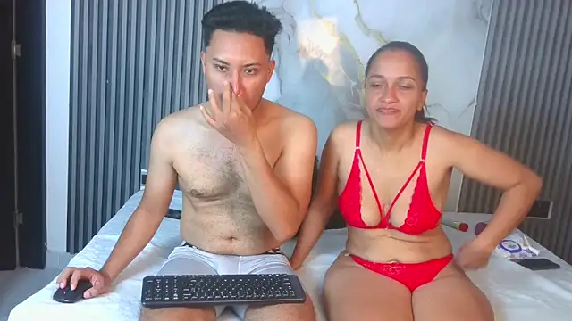 LunandCarlos webcam