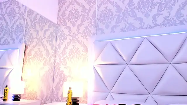ScarletJons webcam