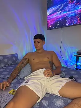 SexxxySquirterStev777 webcam