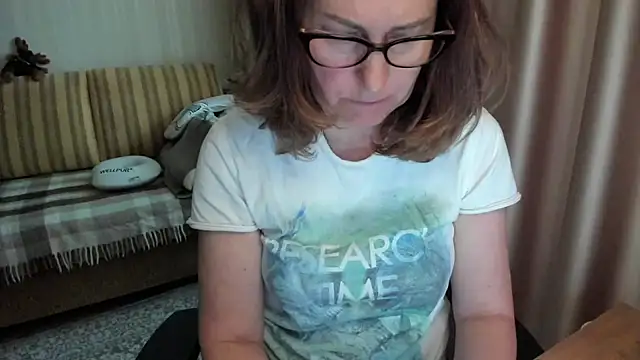 lauraoven webcam