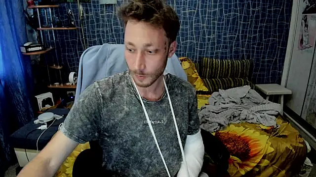 CuteBoy228 webcam