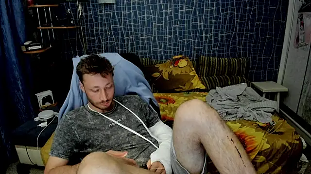 CuteBoy228 webcam