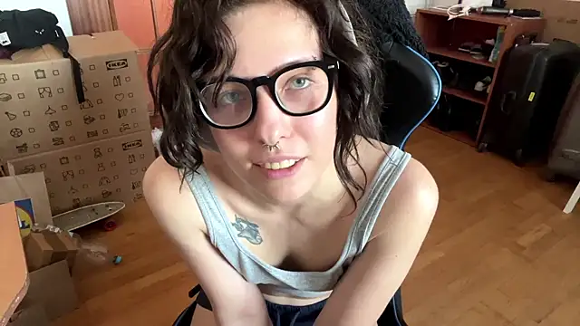 PillowPeachX webcam