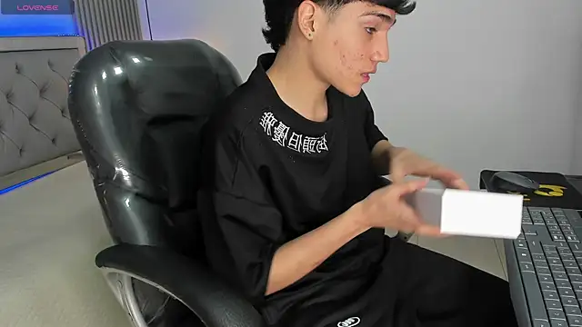 SamBlack_ live sex cam