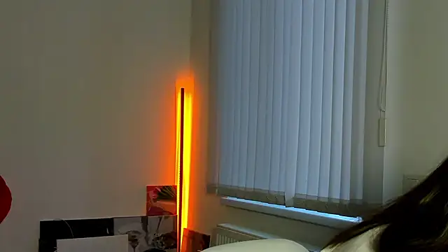 Andrea_Blossom webcam