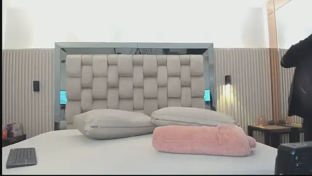 noah_pariss webcam