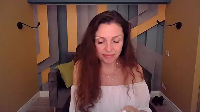 EllaLong webcam
