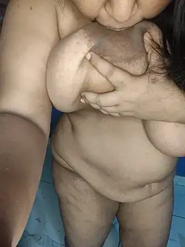 Ohh_Meena webcam