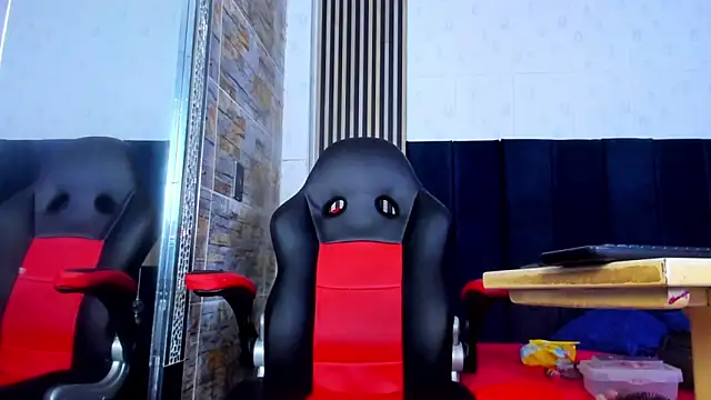 MiaMalkoba webcam