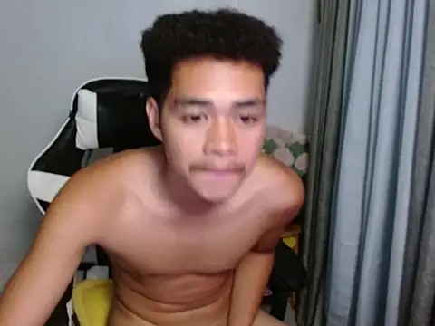 curlyasian_njxx webcam