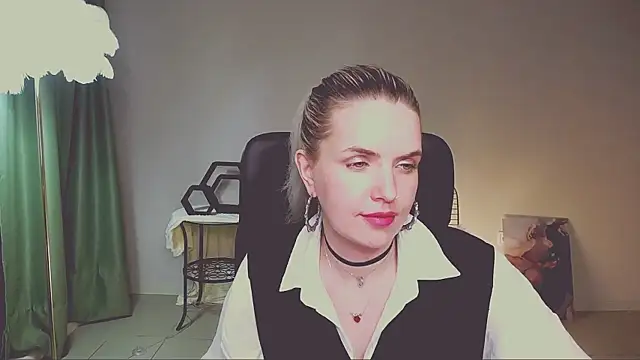 AliceSmite webcam