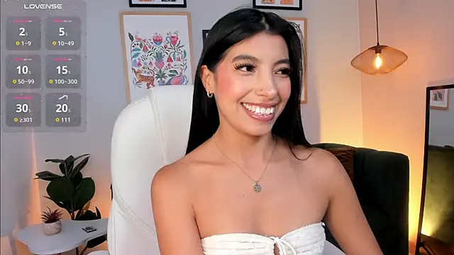 Tiffany_Low webcam