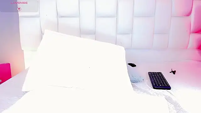 Kisses_Sophia webcam