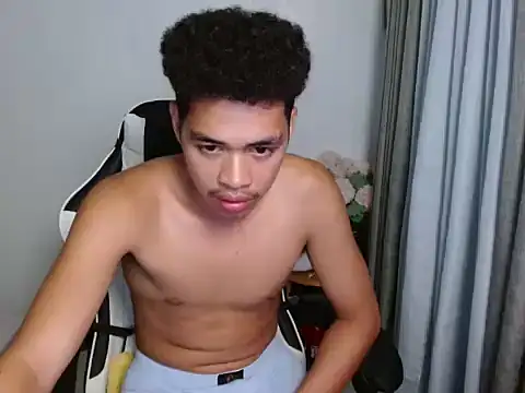 curlyasian_njxx webcam
