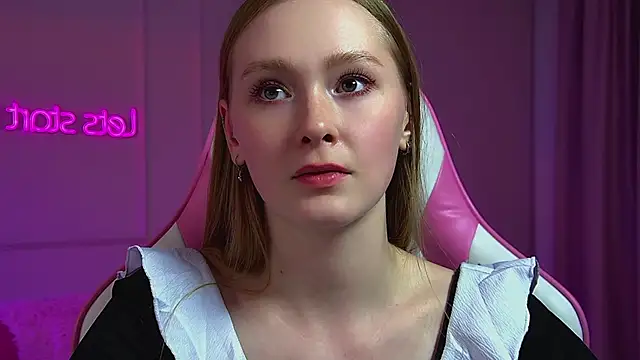 AgataFoxley webcam